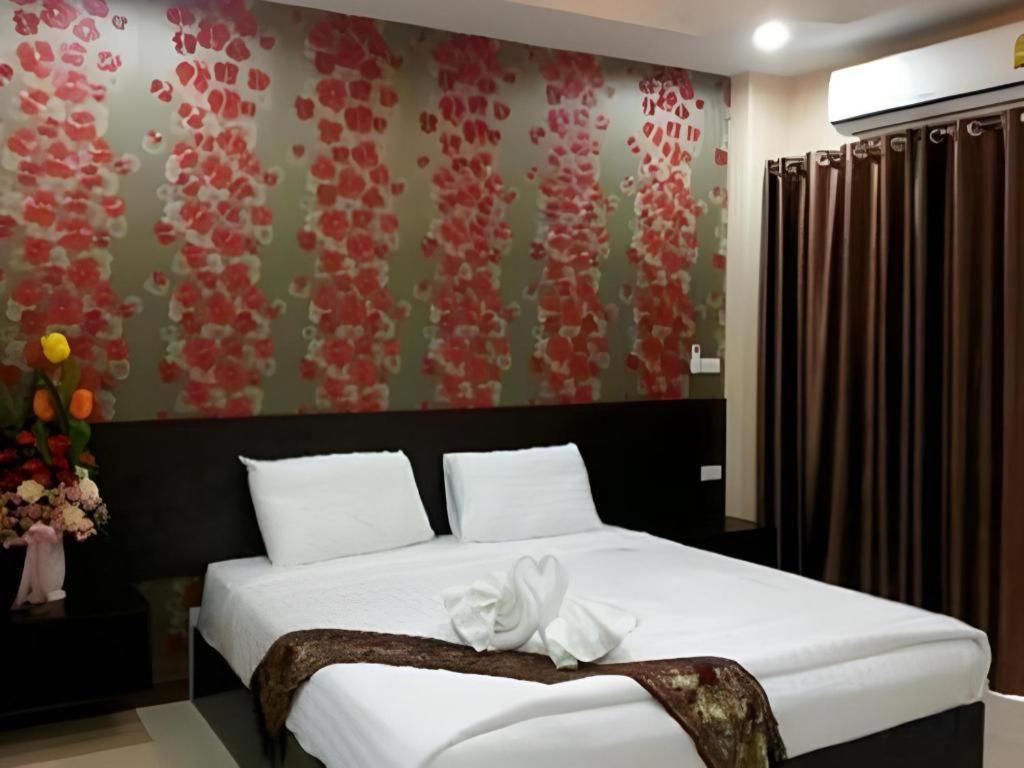 Le Parc Wangnang Hotel Phitsanulok Exterior photo