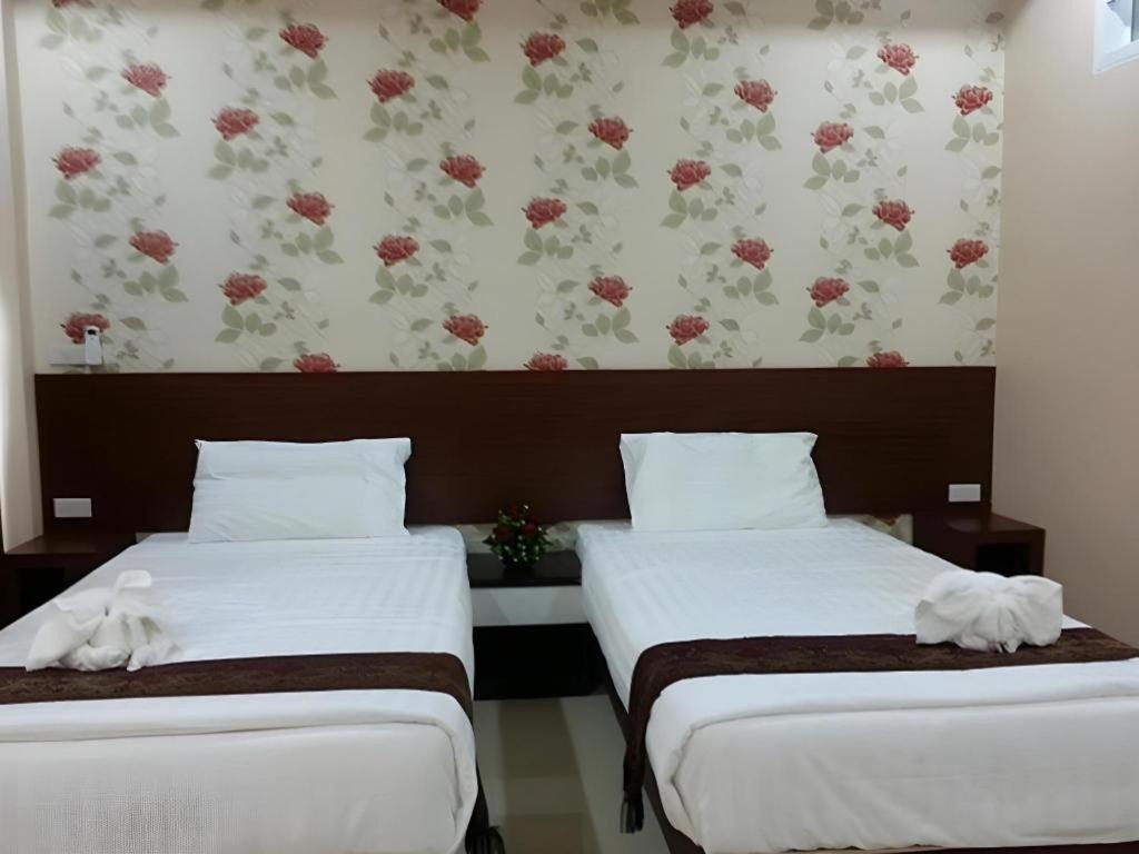 Le Parc Wangnang Hotel Phitsanulok Exterior photo