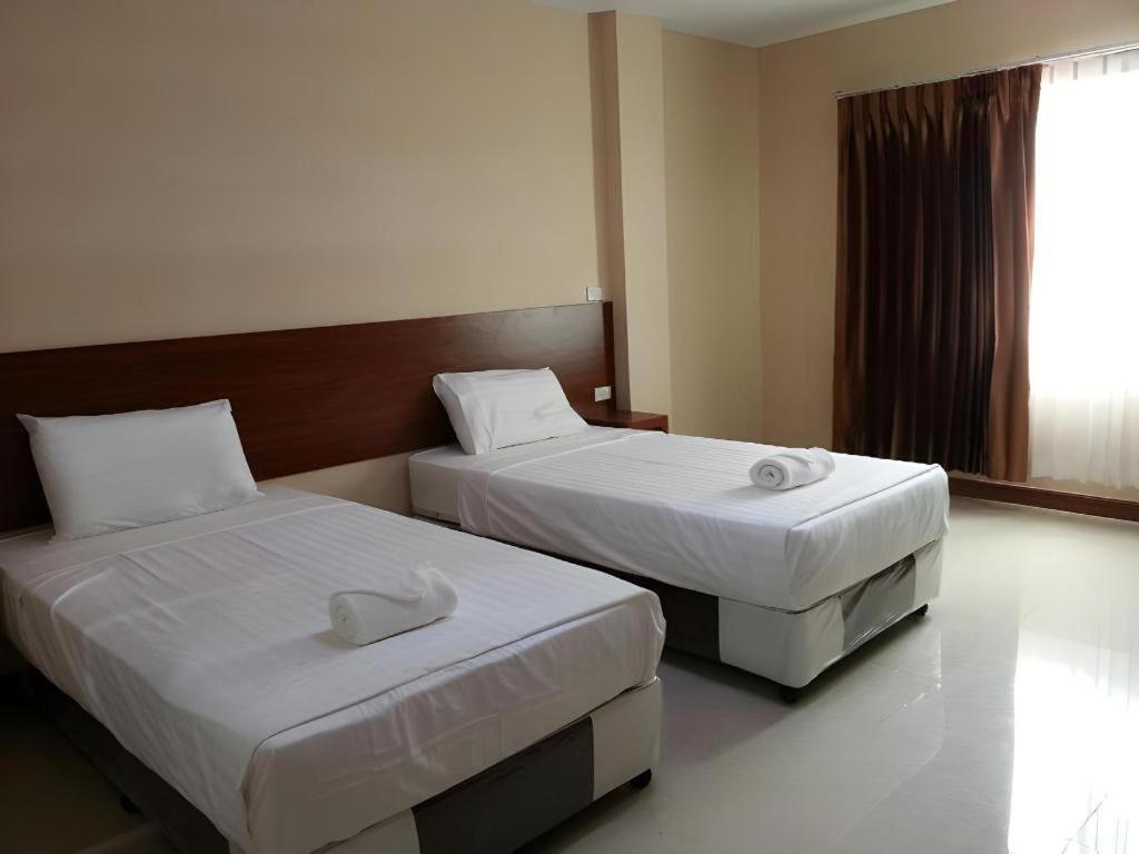 Le Parc Wangnang Hotel Phitsanulok Exterior photo