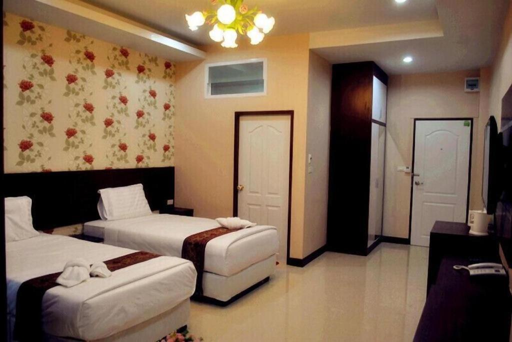 Le Parc Wangnang Hotel Phitsanulok Exterior photo