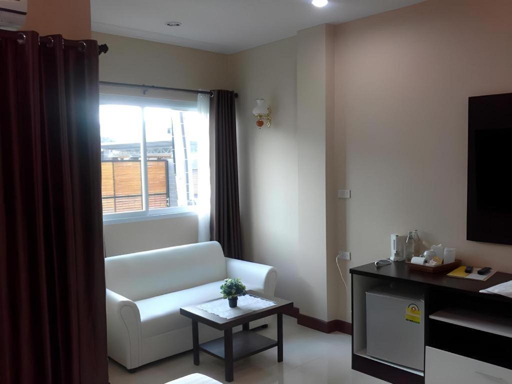 Le Parc Wangnang Hotel Phitsanulok Exterior photo