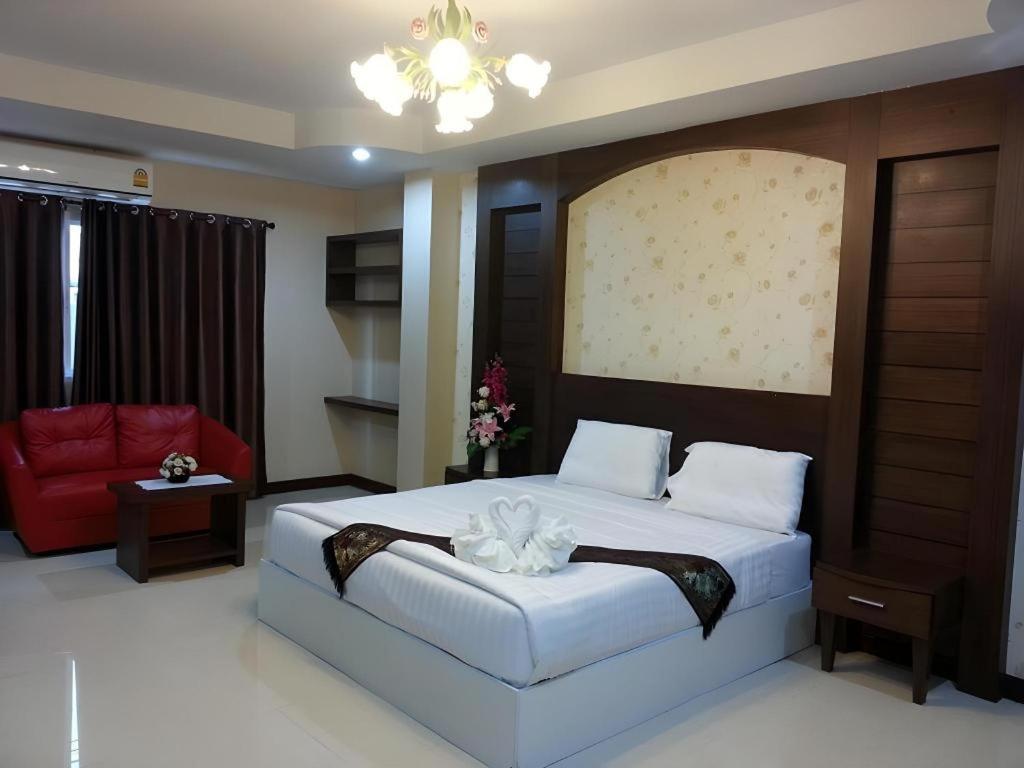 Le Parc Wangnang Hotel Phitsanulok Exterior photo