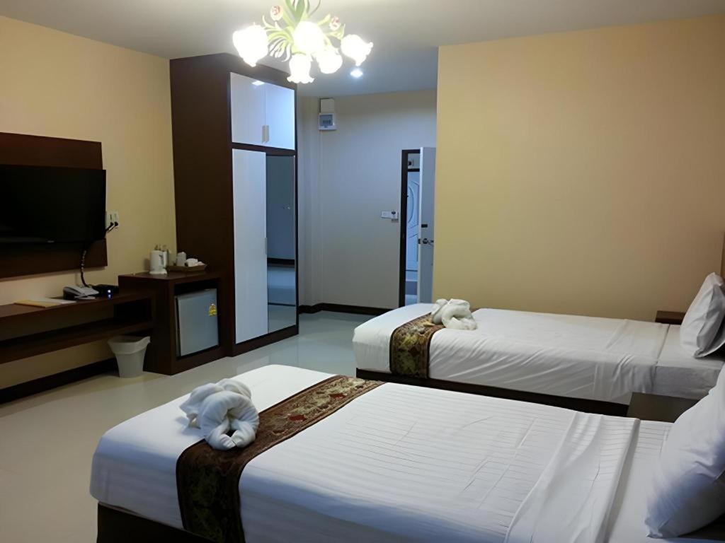 Le Parc Wangnang Hotel Phitsanulok Exterior photo